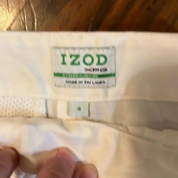 Izod XFG white shorts Size 4 - Picture 2 of 3